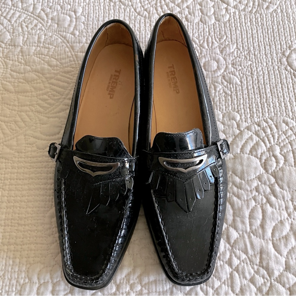 NWOT Tremp black patent leather loafers